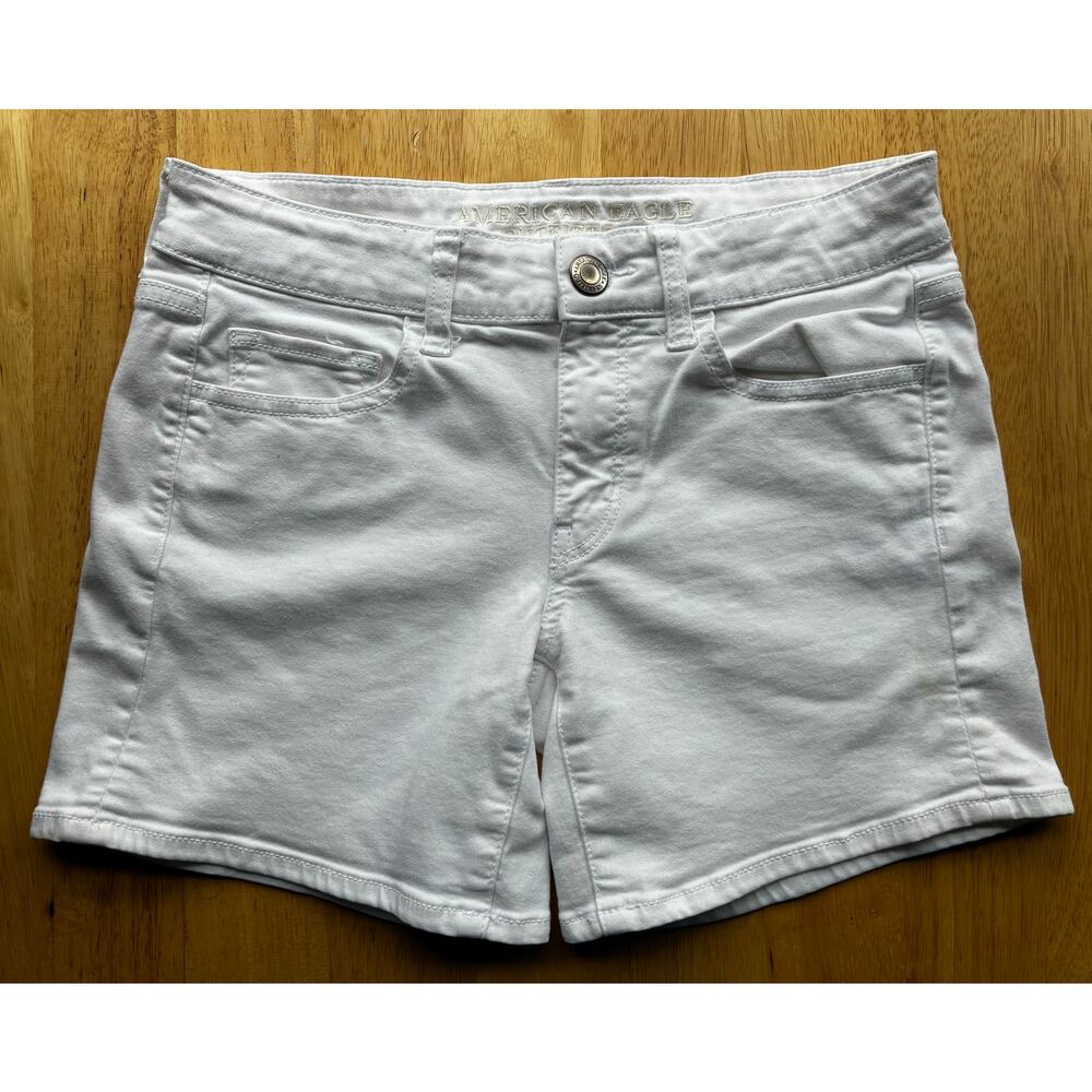 American Eagle Outfitters White Women’s Shorts